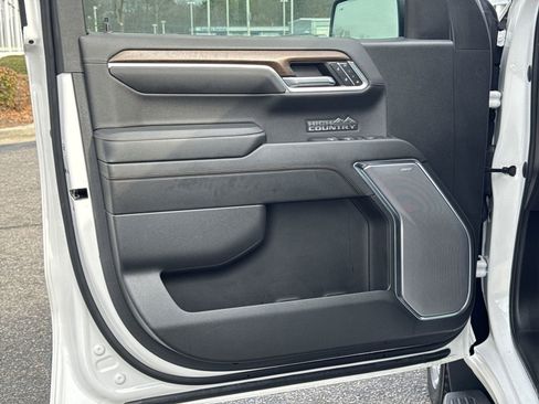 Used 2024 Chevrolet Silverado 1500 High Country w/ High Country Premium Package image 22