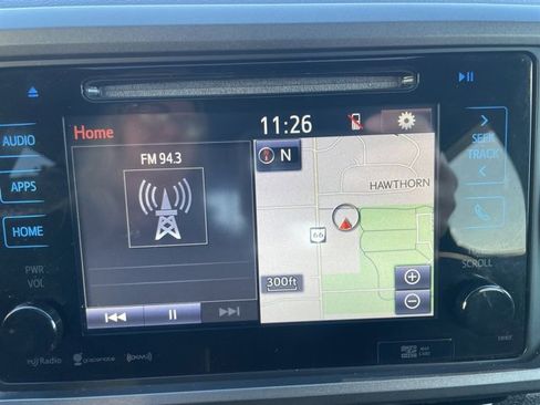 Used 2017 Toyota Tacoma TRD Sport image 26