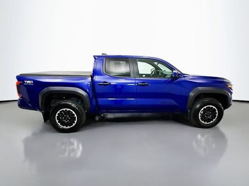 Used 2025 Toyota Tacoma TRD Off-Road AWD/4WD image 8