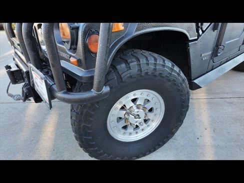 Used 1997 HUMMER H1 4-Door Wagon image 4