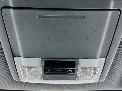 Used 2012 Ford F150 Lariat w/ Lariat Chrome Pkg image 35