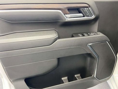 Used 2025 GMC Sierra 1500 SLT image 16