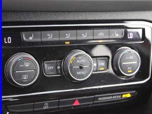 Used 2022 Volkswagen Atlas Cross Sport SEL R-Line image 42