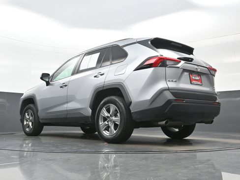 Used 2025 Toyota RAV4 XLE AWD/4WD image 29