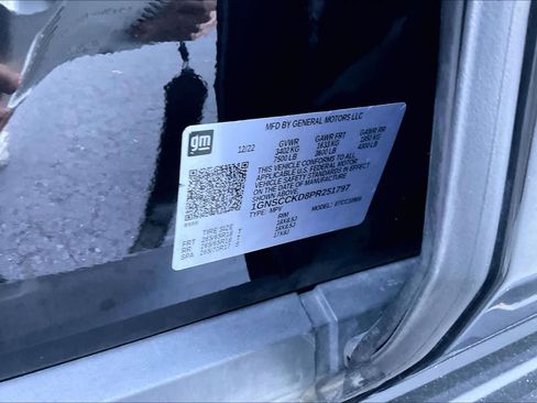 Used 2023 Chevrolet Suburban LT image 31