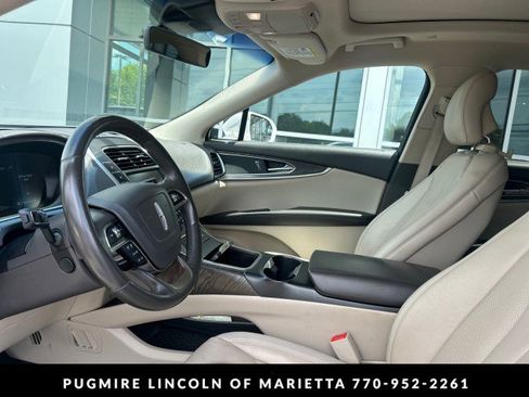 Used 2019 Lincoln Nautilus Select AWD/4WD image 3