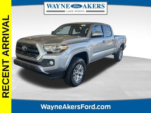 Used 2017 Toyota Tacoma SR5 image 1