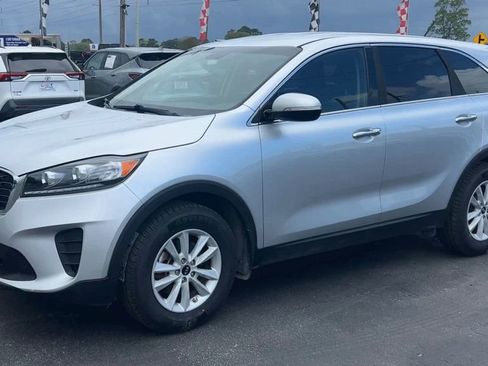 Used 2019 Kia Sorento L image 4
