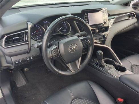 Used 2022 Toyota Camry SE w/ Carpet Mat Package (TMS) FWD image 10
