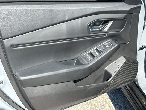 Certified 2025 Honda Accord SE image 9