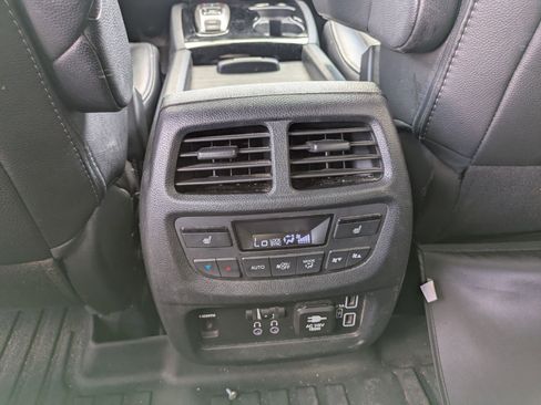 Used 2022 Honda Pilot Touring image 17