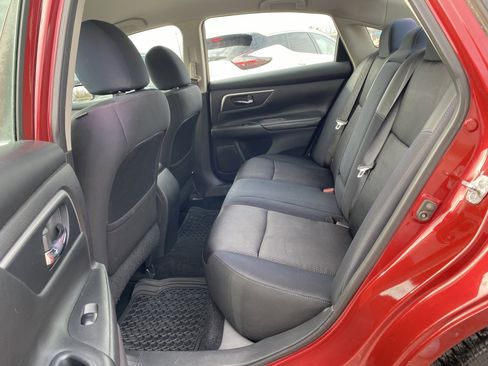 Used 2016 Nissan Altima 2.5 SR w/ LED Appearance Package image 15