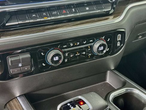 Used 2023 Chevrolet Silverado 1500 LT AWD/4WD image 17