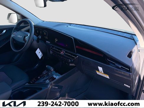 New 2026 Kia Niro EX image 13