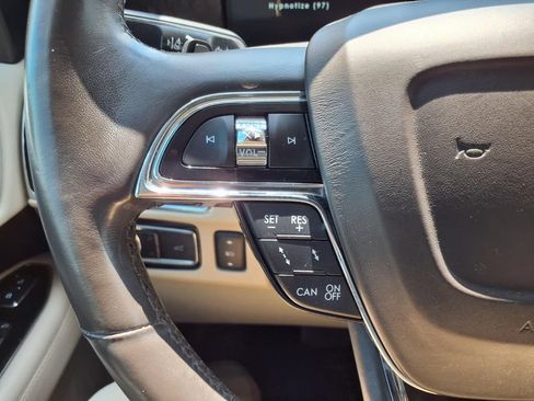Used 2018 Lincoln Navigator Reserve w/ Technology Package AWD/4WD image 16