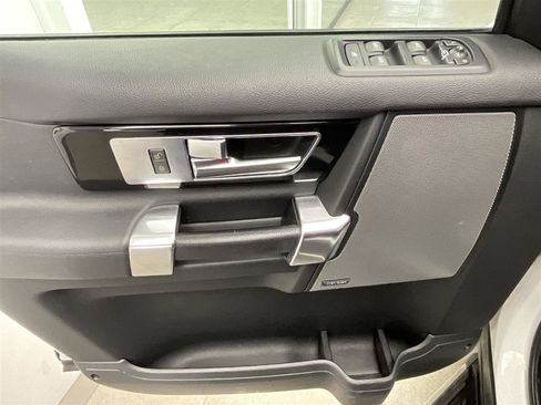 Used 2016 Land Rover LR4 HSE image 35