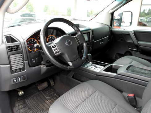 Used 2011 Nissan Titan S image 9