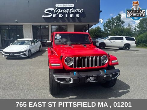 Used 2024 Jeep Wrangler Unlimited Sahara w/ Technology Group AWD/4WD image 1