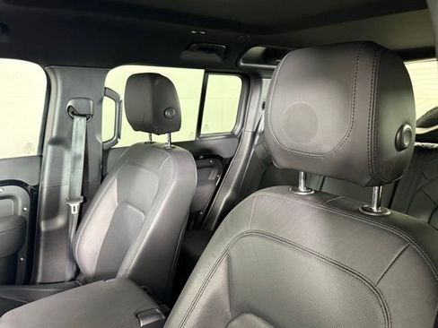 Used 2023 Land Rover Defender 110 S image 6