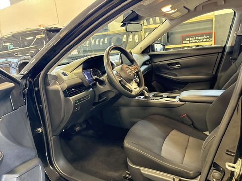 Used 2024 Nissan Sentra SV FWD image 4