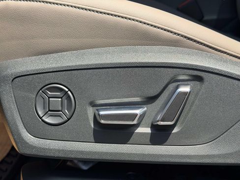 New 2026 Audi Q3 quattro 2.0T AWD/4WD image 7