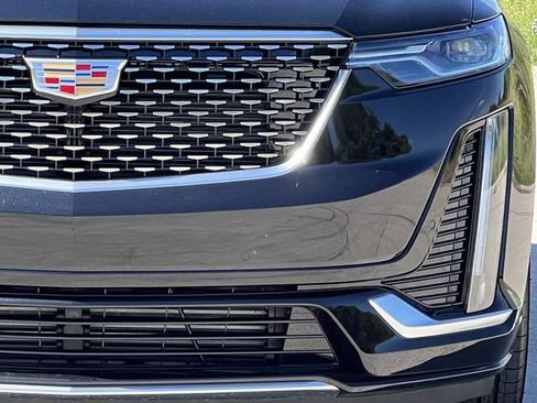 New 2025 Cadillac XT6 Luxury image 8