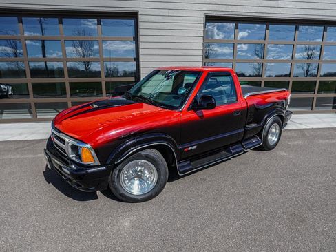 Used 1997 Chevrolet S10 Pickup LS w/ Preferred Equipment Group RWD image 40