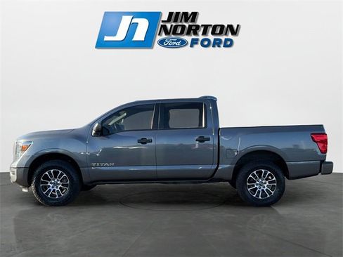 Used 2023 Nissan Titan SV image 6