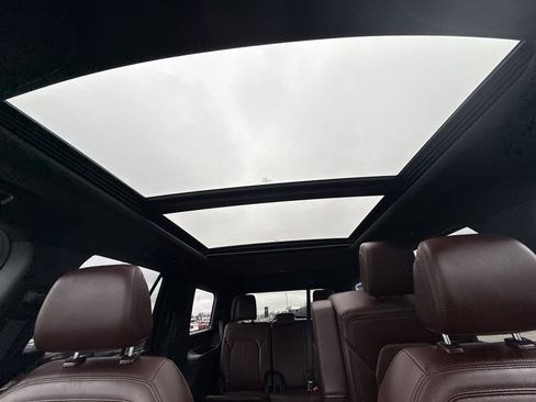 Used 2024 Ford Expedition Limited image 16