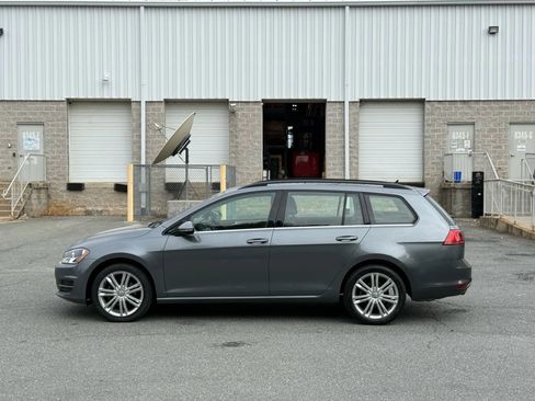 Used 2016 Volkswagen Golf Limited Edition image 11