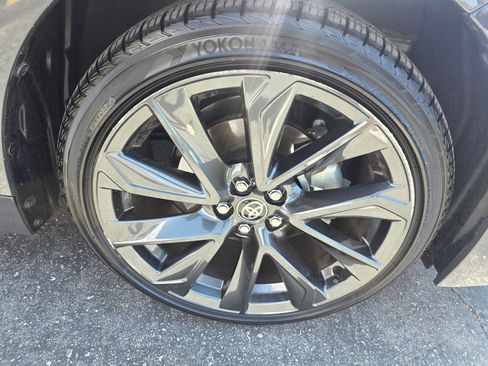 Used 2025 Toyota Corolla SE w/ Convenience Package FWD image 9