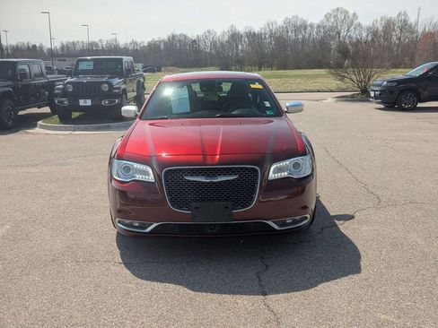 Used 2018 Chrysler 300 C w/ Safetytec Plus Group image 8