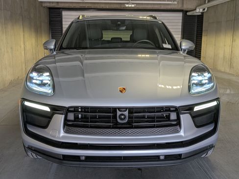 Certified 2026 Porsche Macan AWD/4WD image 12