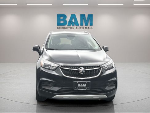 Used 2022 Buick Encore Preferred w/ Safety Package AWD/4WD image 2