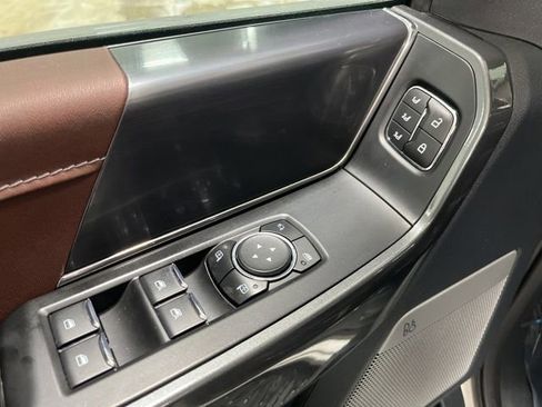 Used 2023 Ford F150 Lariat w/ Max Trailer Tow Package image 19