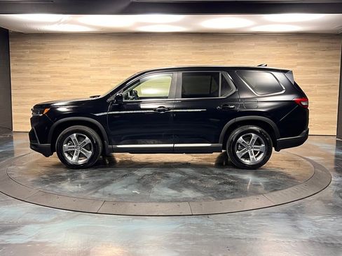 Used 2025 Honda Pilot EX-L image 18