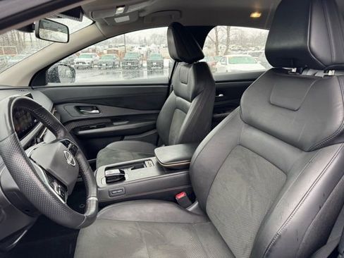 Used 2023 Nissan Ariya AWD image 14