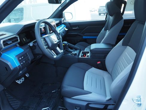 New 2025 Toyota Tacoma TRD Sport image 7