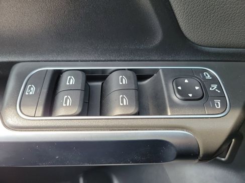 Used 2022 Mercedes-Benz GLB 35 AMG 4MATIC image 26