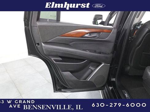 Used 2020 Cadillac Escalade Luxury image 24