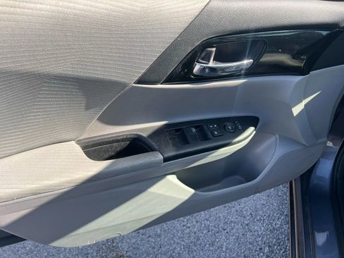 Used 2016 Honda Accord LX image 12