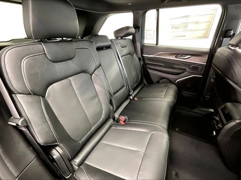 New 2026 Jeep Grand Cherokee Limited image 10