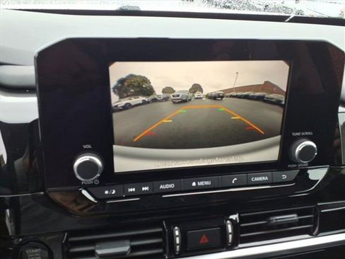 New 2025 Nissan Pathfinder SV image 10