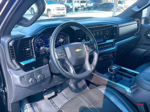 Used 2025 Chevrolet Silverado 1500 High Country w/ High Country Premium Package AWD/4WD image 18