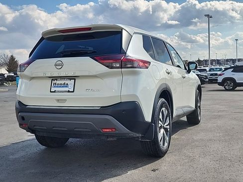 Used 2023 Nissan Rogue SV image 8