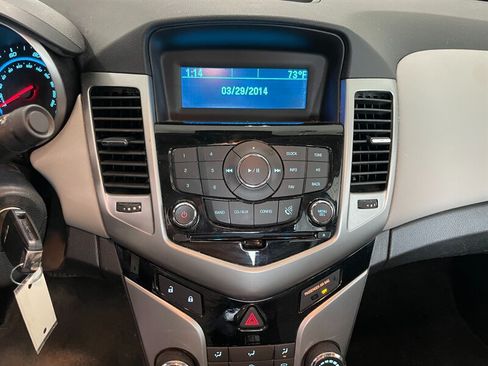 Used 2014 Chevrolet Cruze LS FWD image 13