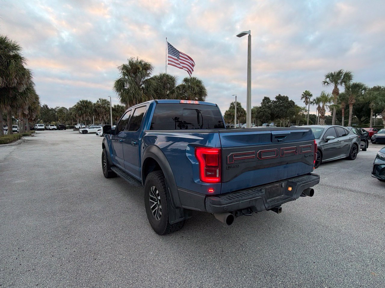 Used 2019 Ford F150 Raptor w/ Equipment Group 802A Luxury AWD/4WD image 3