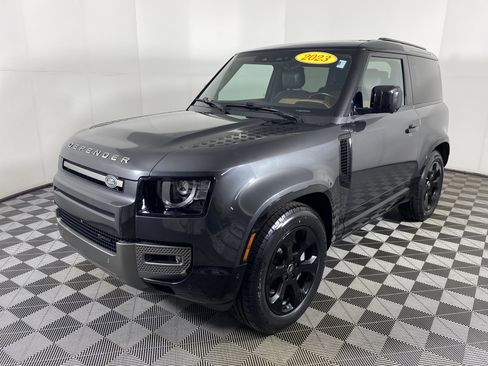 Used 2023 Land Rover Defender 90 X-Dynamic SE image 12