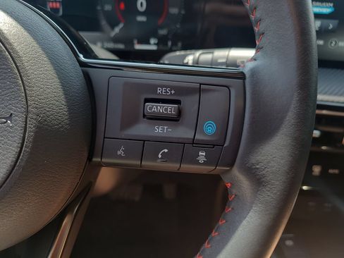 Certified 2025 Nissan Kicks SR FWD image 25
