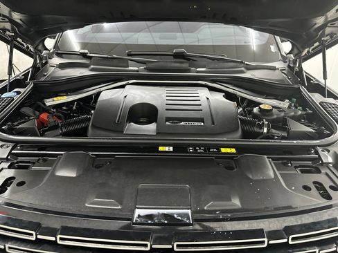 Used 2023 Land Rover Range Rover Long Wheelbase SE AWD/4WD image 12